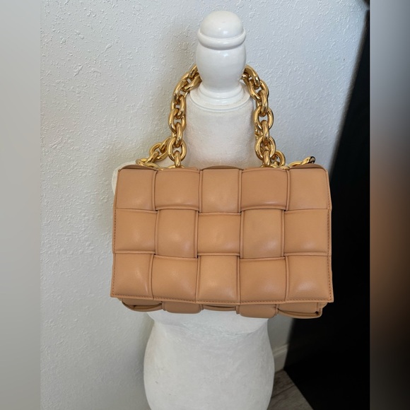 Authentic Brand New Bottega Veneta beige padded cassette Bag - Picture 11 of 13